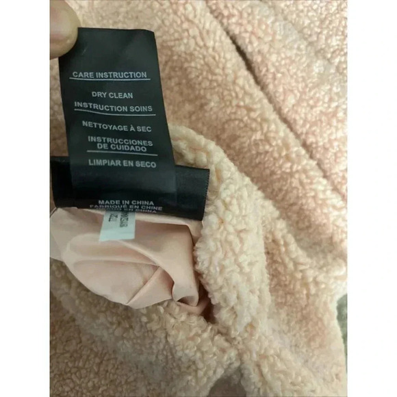 Kensie Reversible Pink Faux Fur Teddy Sherpa Coat Size SMALL Fuzzy Cozy Winter - Picture 4 of 7